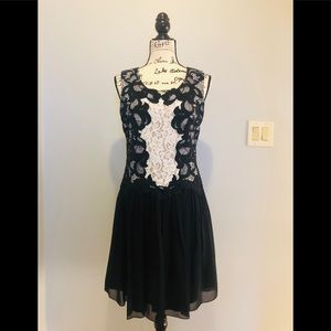 NWOT Stunning DVF Black & Cream Lace Dress